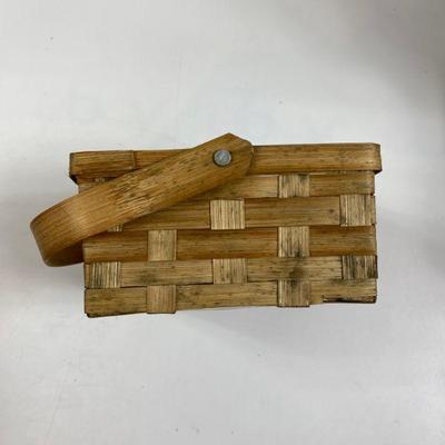 SMALL SQUARE WEAVED BASKET 