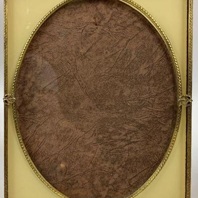 VINTAGE 8 X 10 PICTURE FRAME WITH METAL OVERLAY