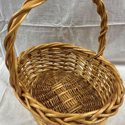 LARGE THICK WICKER BASKET