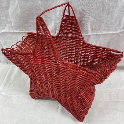 12" STAR SHAPED WICKER BASKET