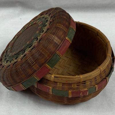WOVEN WICKER BASKET BOWL WITH LID