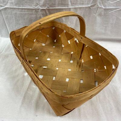 LARGE WIDE BAND WICKER BASKET