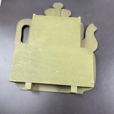 GREEN TEAPOT SHAPED SHELF