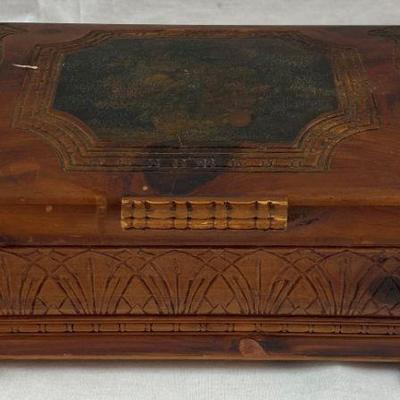 ANTIQUE HAND MADE WOOD HINDGED BOX