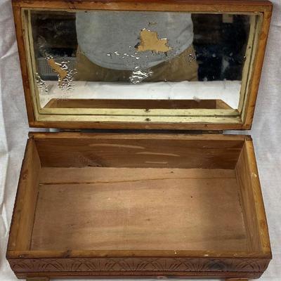 ANTIQUE HAND MADE WOOD HINDGED BOX