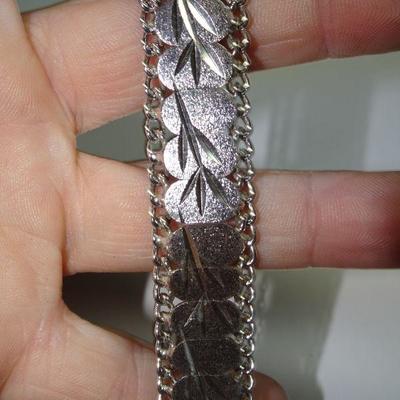 Silver Tone Bamboo Pattern Bracelet 