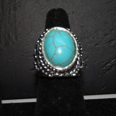 Country & Western Style Turquoise Color Ring, Silver Tone 