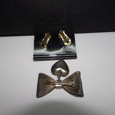 Cameo Clip-On Earrings and Mesh Hollow Heart Bow Pin