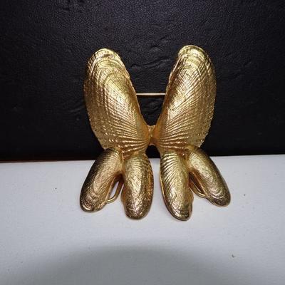 Gold Napier Sea Shell Brooch & Clip Earrings