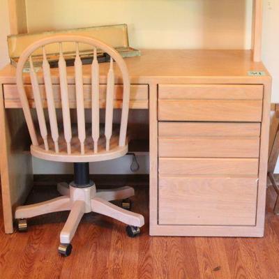 Lot 34 Desk and Rolling Chair Set