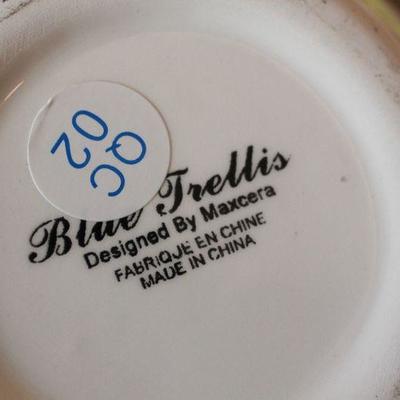 Lot 54 Blue Trellis Cream, Sugar & Mug Set