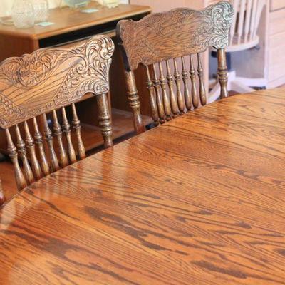 Lot 65 Oak Dining Table, 6 Chairs & Leaf