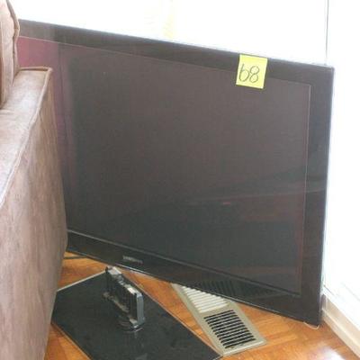 Lot 68 Samsung TV w/ Stand (50in?)