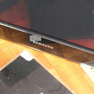 Lot 68 Samsung TV w/ Stand (50in?)