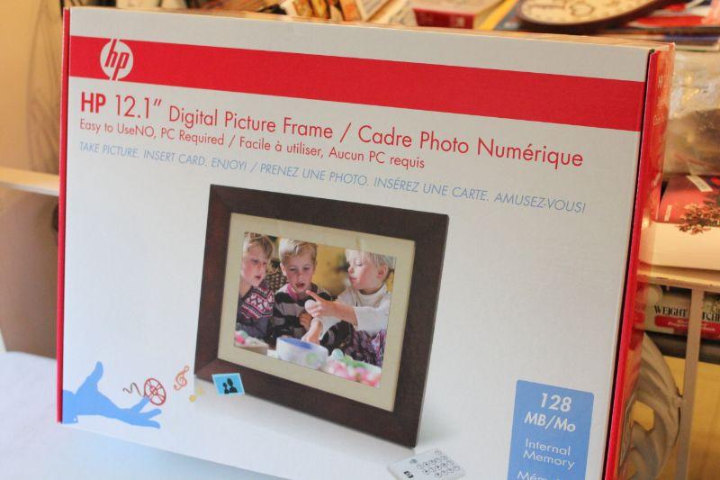 Lot 70 HP Digital Picture Frame
