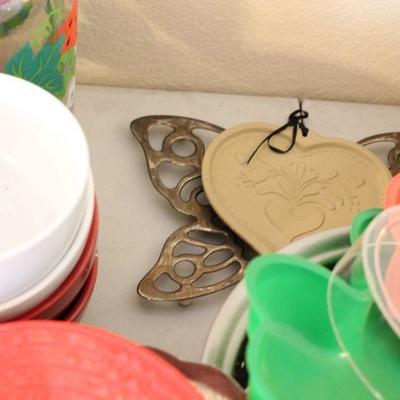 Lot 75 Kitchen Tools & More