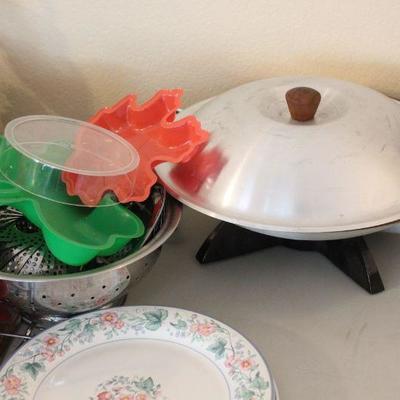 Lot 75 Kitchen Tools & More