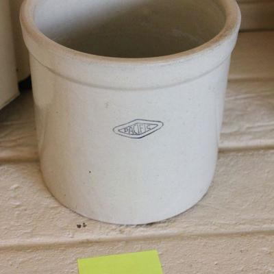 Lot 90 1 gal Pacific Crock