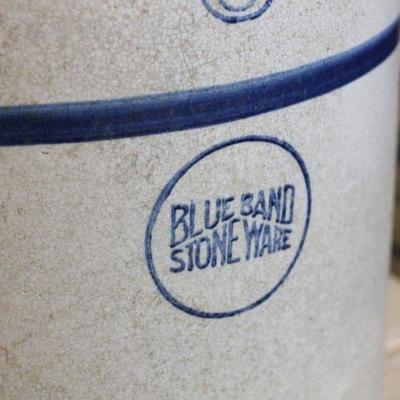 Lot 91 6 gal Blue Sand Stoneware Crock w/ Wood Handles