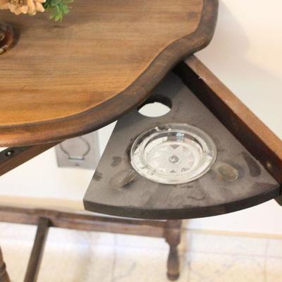 Lot 94 Vintage Ashtray Table & Table DÃ©cor