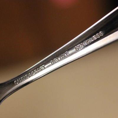 Lot 101 Oneida Craft Flatware