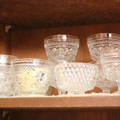 Lot 108 Vintage Glassware & Mugs