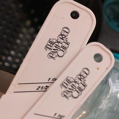 Lot 109 Pampered Chef Kitchen Utensils