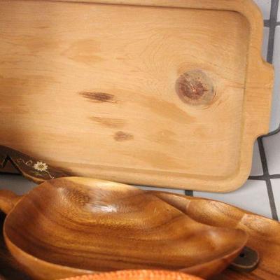 Lot 111 Vintage Osterizer Blender, Platters, Stoneware, Sears Carving Knife