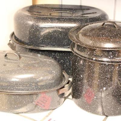 Lot 115 Vintage Roasters & Steaming Pots
