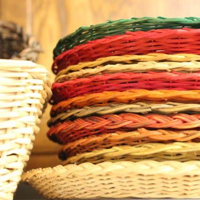 Lot 116 Baskets & Plate Holders