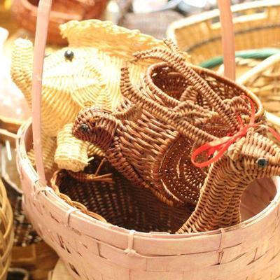 Lot 117 Baskets, Animal Baskets, Picnic & More