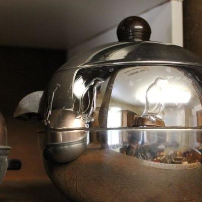 Lot 125 Vintage Bakeware, Westbend Penguin Hot/Cold Server & More