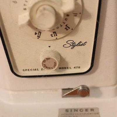 Lot 160 Singer Stylist Sewing Machine in Desk