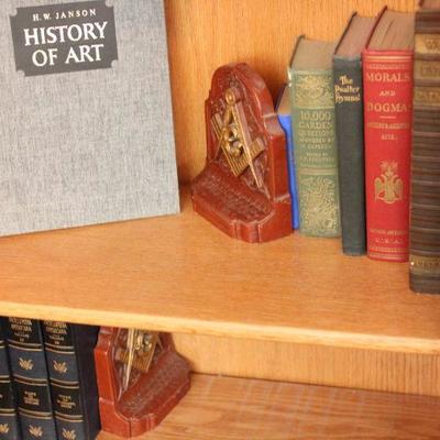 Lot 177 Books, Contents of Shelves (1)