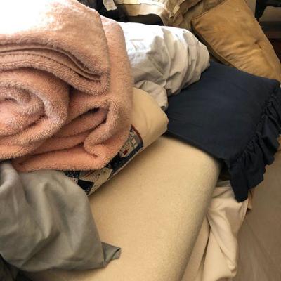 Lot 190 Linen Lot