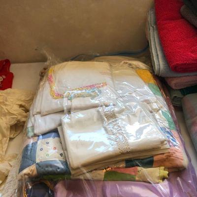 Lot 191 Vintage Linen Lot in Space Saver Bag