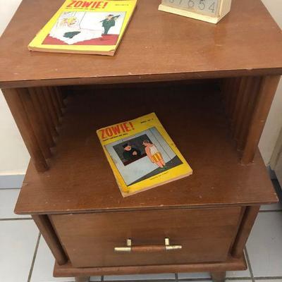 Lot 197 Mid Century Night Stand, Clock & Zowie