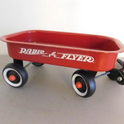 Radio Flyer Red Pull Wagon for Dolls and Plush Collectibles 12