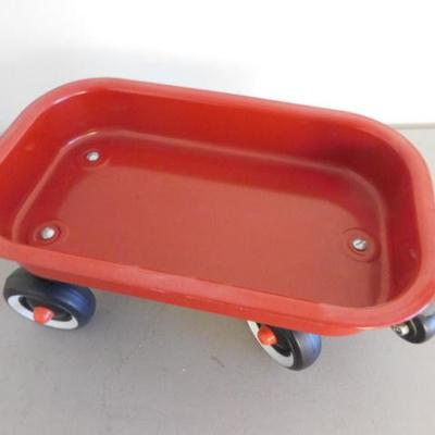 Radio Flyer Red Pull Wagon for Dolls and Plush Collectibles 12