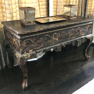 18th - 19th Century Chinoiserie Laquered Three Panel Decorated Table Desk Cabriole Legs Hand-Painted Dragon Motif