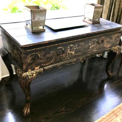 18th - 19th Century Chinoiserie Laquered Three Panel Decorated Table Desk Cabriole Legs Hand-Painted Dragon Motif