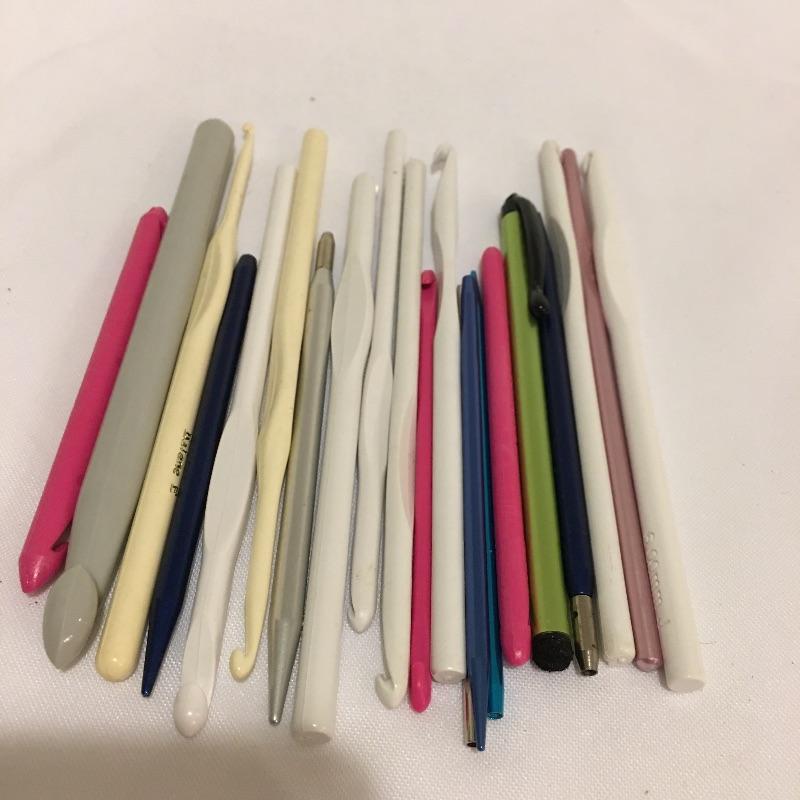 Lot 151 Crochet Needles