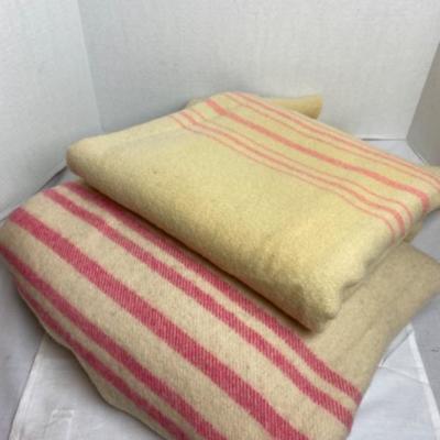 LOT # 557 Vintage Mac AUSLANDS Woolen Mills Raw Wool Blankets