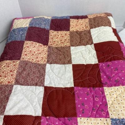 LOT # 567 Vintage Hand Made Quilt