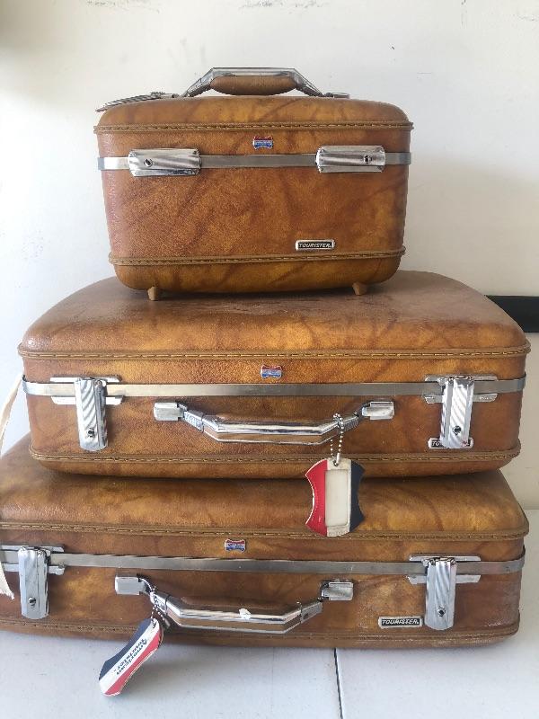 american trunk and case luggage sets