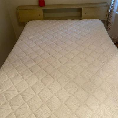 Simmons Full Size Bed with Headboard