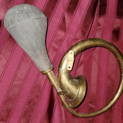 ANTIQUE car Horn