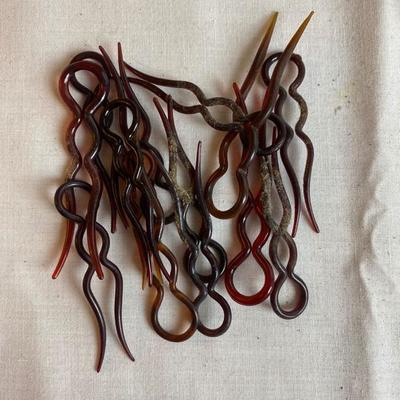 LOT # 632 Vintage Hair Pins