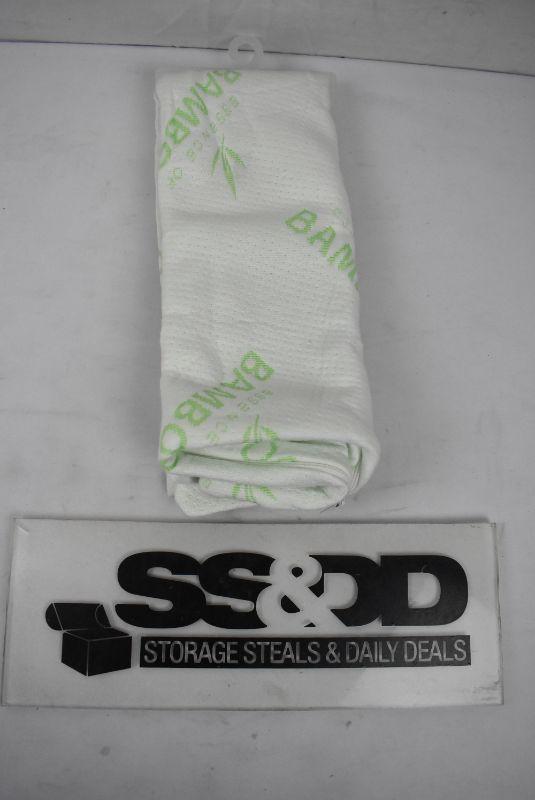 Essence of Bamboo Pillow Cover, Standard/Queen Size, Zipper Closure