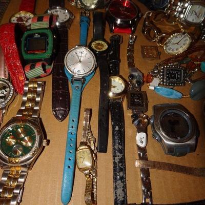 Wrist Watch Lot #24 Men & Woman's Watches